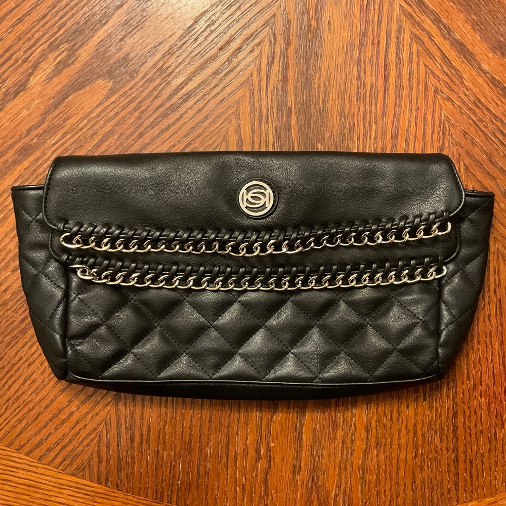 Bebe Gold Chain Quilt Cushion Style Faux Leather Clutch! - Picture 14 of 15